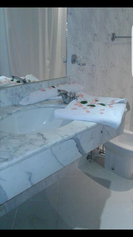 Rania Belmadina Hotel Casablanca Exterior foto